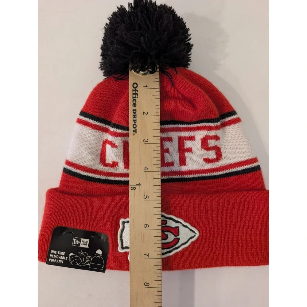 Kansas City Chiefs New Era On Field Beanie Pom Cuffed Knit Hat Cap Fleece Lined